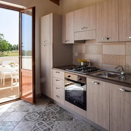 Pet Friendly In With Kitchen Apartmán